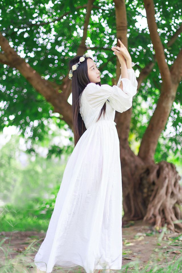 森林仙子美背白皙诱人私房照写真图片下载,清纯美女,