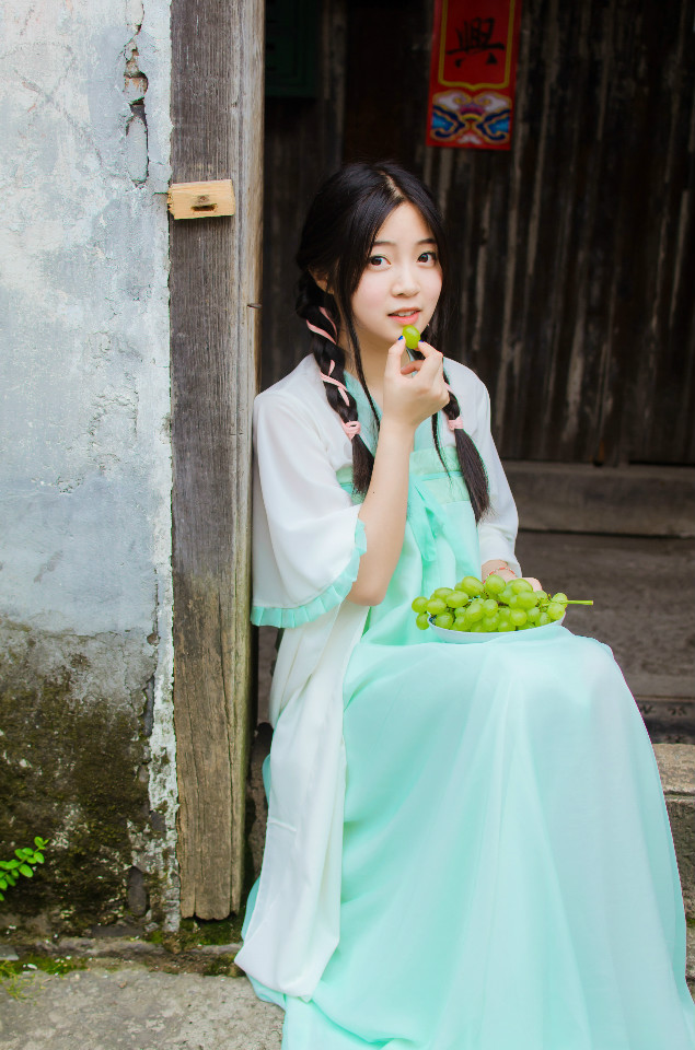 古风纯情少女的桥头等待主题写真图片,清纯美女,